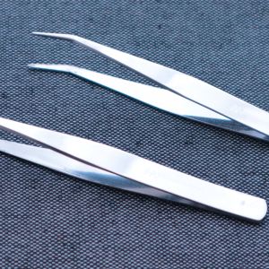 Tweezers